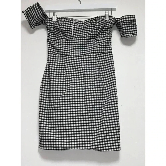 GUESS Gingham Off-the-Shoulder Dress size 2 flirty checkered mini dress - Picture 4 of 11